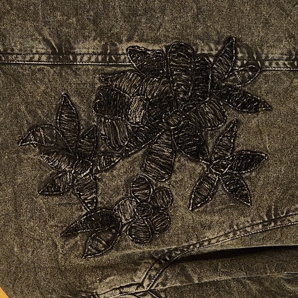 Rustic Coldwater Creek embroidered dark Grey denim jacket - Picture 6 of 6